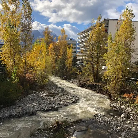 Petit Paradis Riveria アパート *